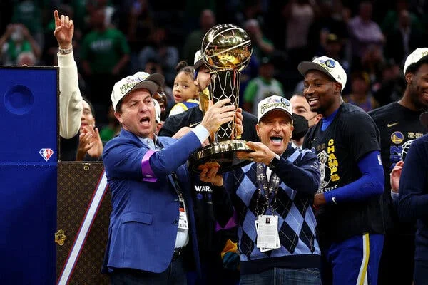 体育冠军奖杯荣耀时刻